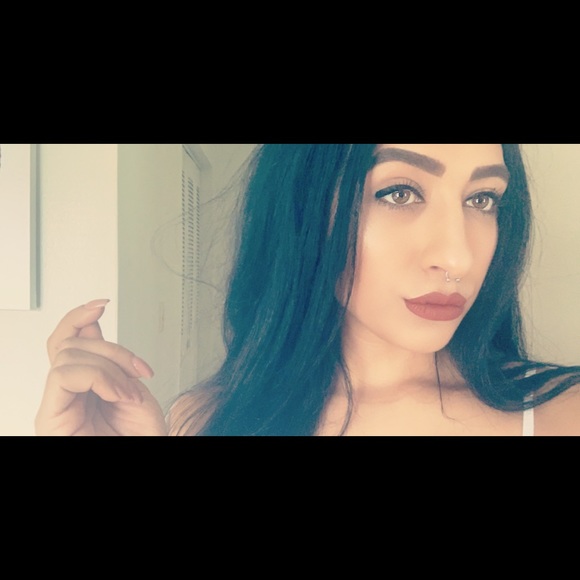 Meet your Posher, Calilah - Picture 1 of 1